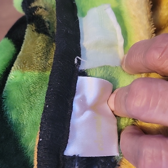 Teenage Mutant Ninja Turtles, 57" X 41" Poly Plush Blanket - Turtle Trouble - Picture 3 of 5